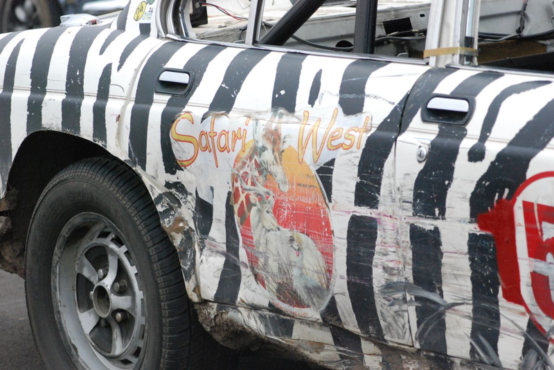 Illustration for article titled 24 Hours Of LeMons Arse Freeze-A-Palooza Über Gallery: British Steel